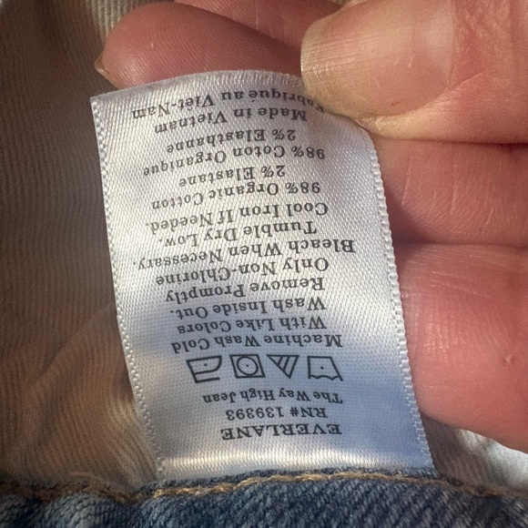 Everlane Women's Straight Leg Jeans in Light Blue - Picture 5 of 8